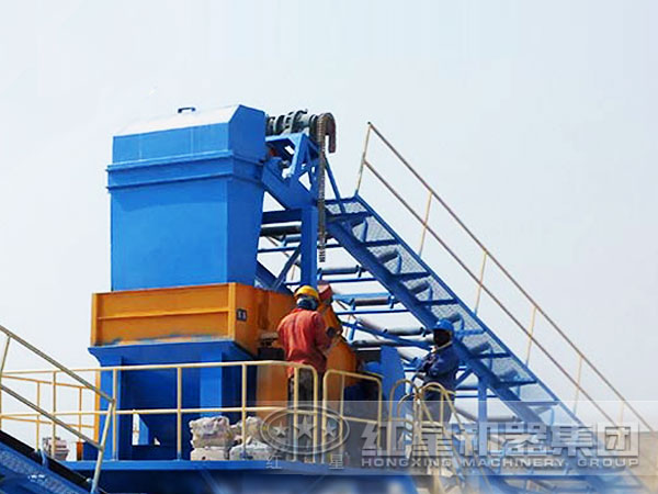 直線振動(dòng)篩現(xiàn)場