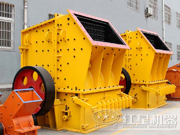 石料破碎機側(cè)面圖