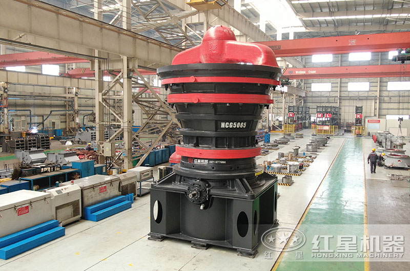 旋回破碎機(jī)制造車(chē)間實(shí)拍圖 旋回破碎機(jī)制造車(chē)間實(shí)拍圖