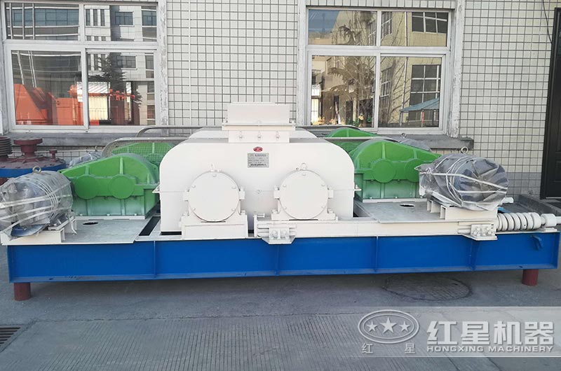 對輥式制砂機(jī)圖片 對輥式制砂機(jī)圖片