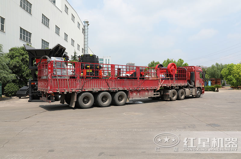 圓錐破碎機(jī)發(fā)貨現(xiàn)場圖片 圓錐破碎機(jī)發(fā)貨現(xiàn)場圖片