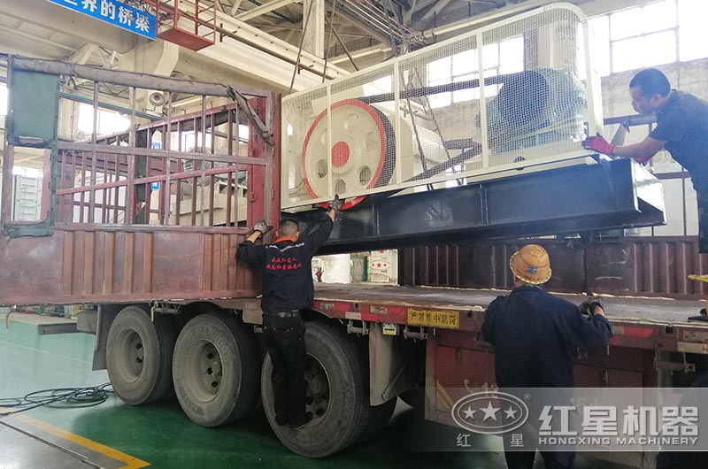 設(shè)備裝車發(fā)貨現(xiàn)場 設(shè)備裝車發(fā)貨現(xiàn)場