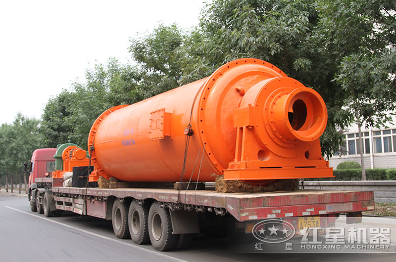 球磨機(jī)現(xiàn)貨直接發(fā)往客戶現(xiàn)場(chǎng)