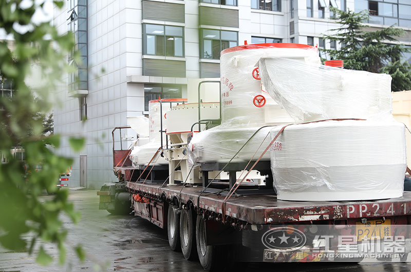 石油焦磨粉機設備發(fā)貨 石油焦磨粉機設備發(fā)貨