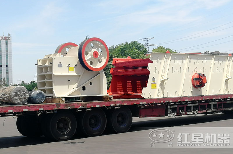 時產(chǎn)80噸破碎機(jī)裝車發(fā)貨現(xiàn)場 時產(chǎn)80噸破碎機(jī)裝車發(fā)貨現(xiàn)場