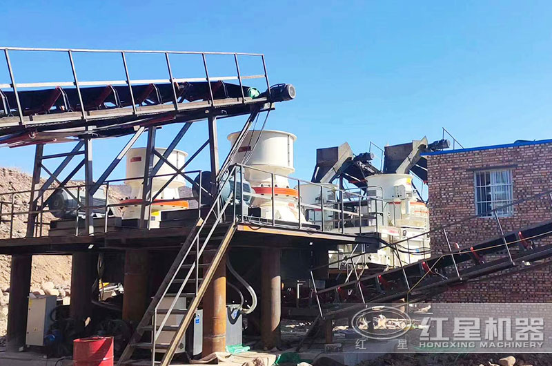 2臺設(shè)備聯(lián)合作業(yè)，產(chǎn)量高