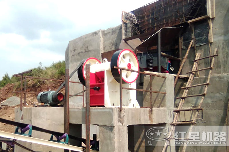 46顎破機(jī)工作現(xiàn)場(chǎng)圖片 46顎破機(jī)工作現(xiàn)場(chǎng)圖片