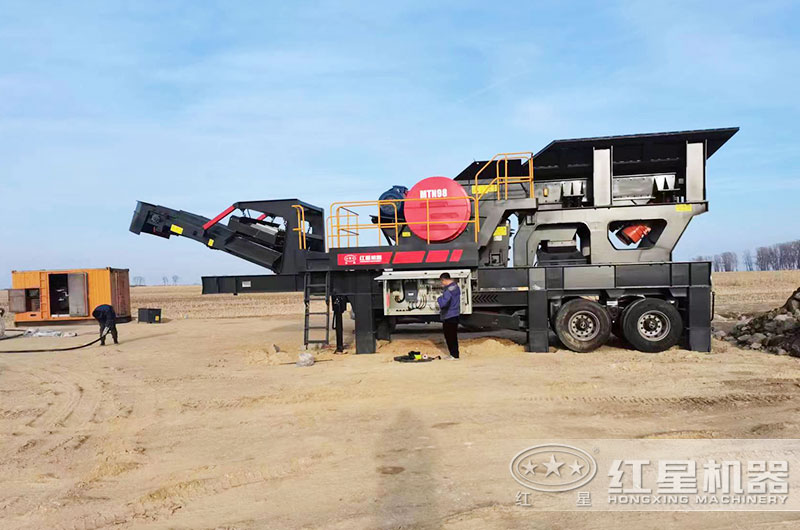 移動(dòng)破碎機(jī)時(shí)產(chǎn)300噸有哪些？多少錢一臺(tái)？