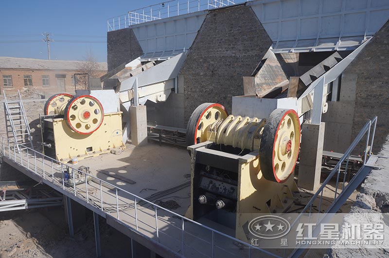 大型破石機(jī)時(shí)產(chǎn)量多少噸？多少錢？