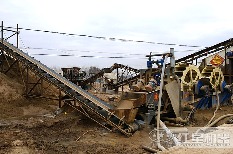 時產(chǎn)80噸破碎機(jī)生產(chǎn)現(xiàn)場 時產(chǎn)80噸破碎機(jī)生產(chǎn)現(xiàn)場