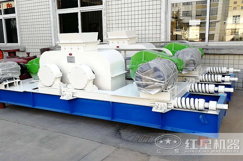 每小時200噸對輥制砂機多少錢一臺？附型號和技術(shù)參數(shù)