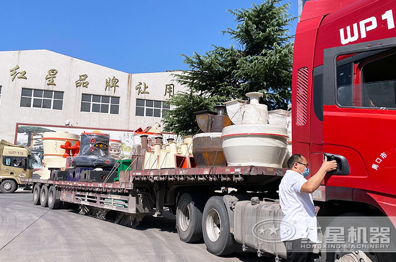 高嶺土磨粉生產(chǎn)線設(shè)備發(fā)貨 高嶺土磨粉生產(chǎn)線設(shè)備發(fā)貨