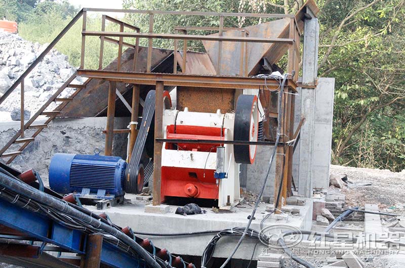 鄂破處理鵝卵石生產(chǎn)現(xiàn)場(chǎng)