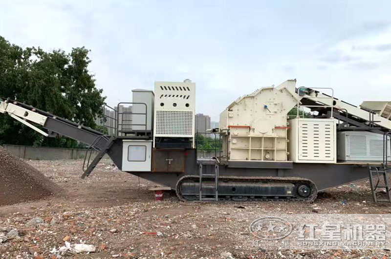 履帶式制砂機(jī)一體式工作現(xiàn)場(chǎng) 履帶式制砂機(jī)一體式工作現(xiàn)場(chǎng)