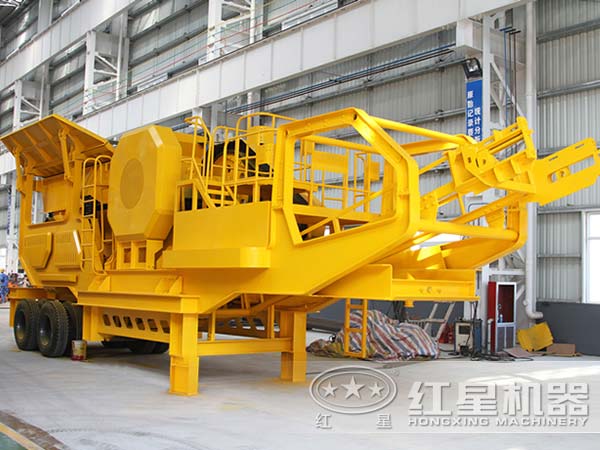 采石場(chǎng)選用移動(dòng)破碎站是履帶好？還是輪胎好？