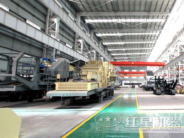 車(chē)載碎石機(jī)生產(chǎn)車(chē)間