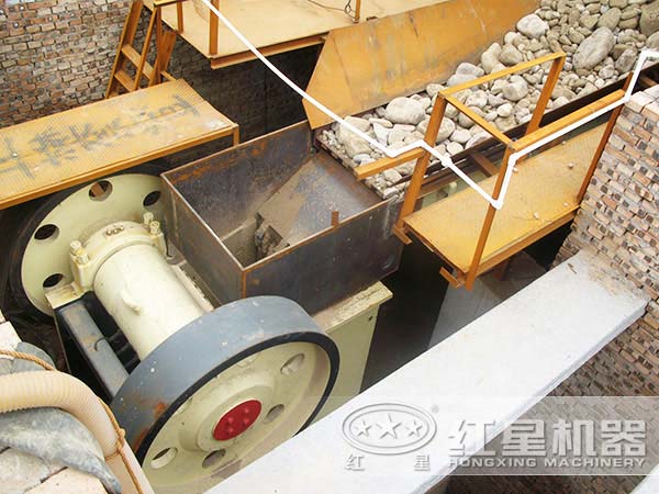 打石機(jī)設(shè)備有幾種，產(chǎn)能分別多少