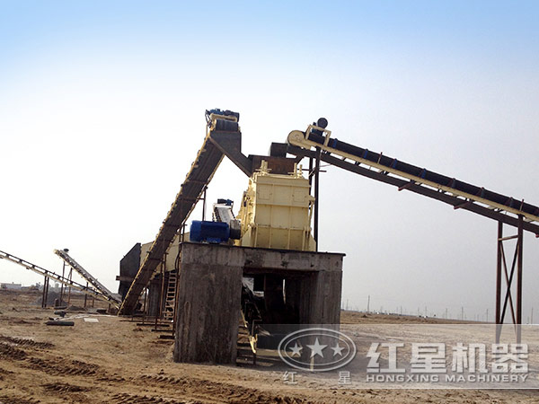 反擊式破碎機(jī)作業(yè)客戶現(xiàn)場