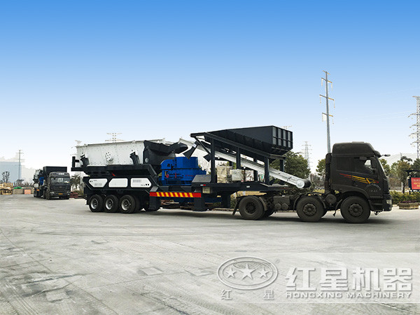 車載式移動制砂機入駐云貴地區(qū)，拉動當?shù)亟?jīng)濟發(fā)展