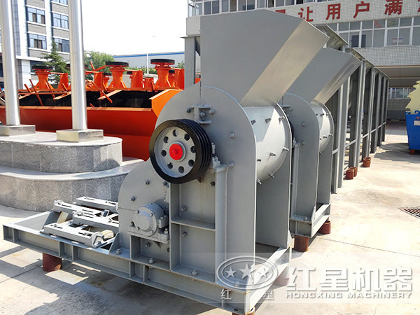 大塊煤怎么弄碎？無篩底雙級(jí)粉碎機(jī)來幫忙