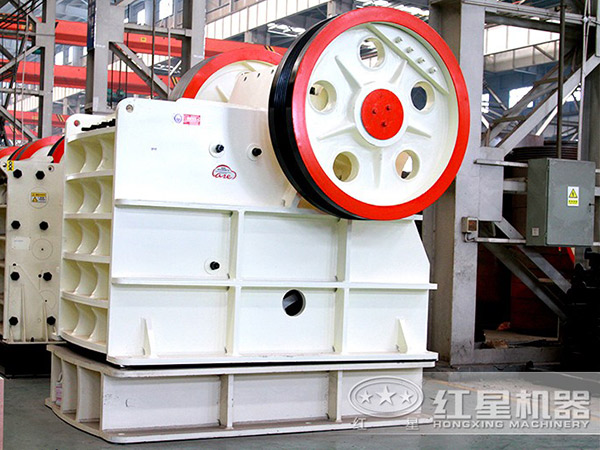 PE-1500×1800顎式破石機(jī)