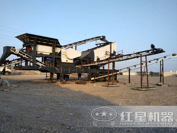 移動(dòng)鄂式磕石機(jī)處理石子時(shí)產(chǎn)量多大，需投資多少錢(qián)？