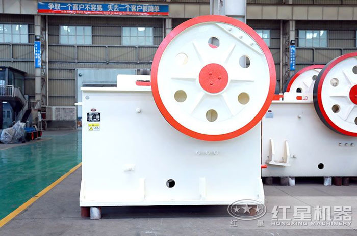 從破碎石頭到洗沙需要用幾套設(shè)備？全套配置下來多少錢？