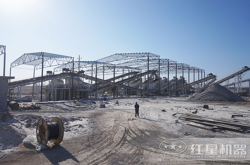 全套環(huán)保型石料生產(chǎn)線設(shè)備都有什么？一套下來(lái)多少錢(qián)?