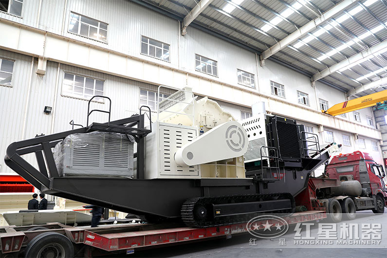 山東又一移動(dòng)河卵石制砂機(jī)裝車發(fā)貨，即將奔赴夜場(chǎng)