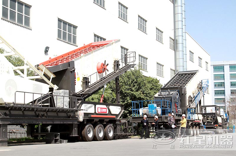 紅星技術(shù)經(jīng)理陪同用戶參觀考察移動設(shè)備