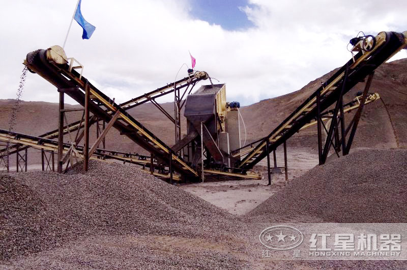 碎石破碎機(jī)生產(chǎn)線(xiàn)一天產(chǎn)量是多少？有沒(méi)有現(xiàn)場(chǎng)生產(chǎn)視頻？