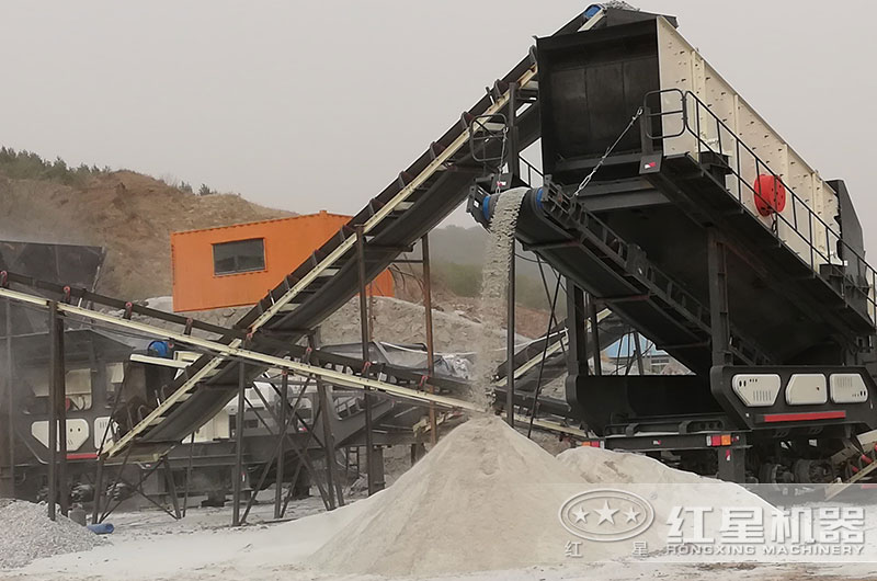 重慶新型車載可移動篩砂機生產(chǎn)現(xiàn)場