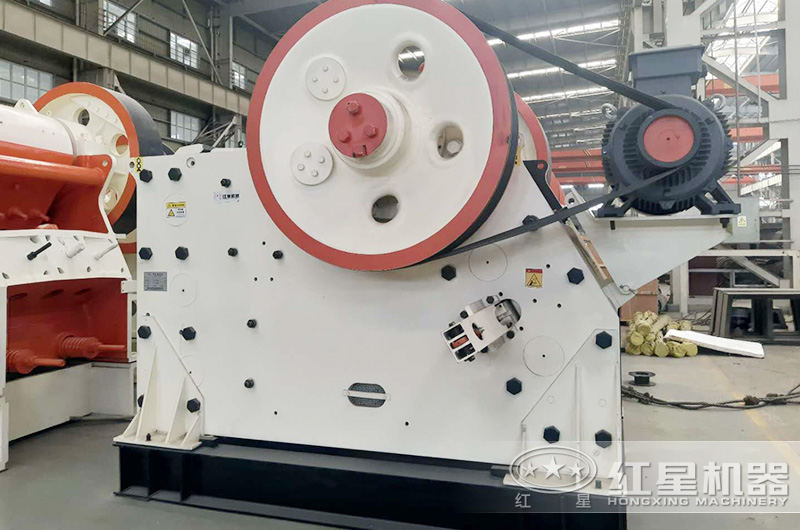 顎式破碎機(jī)生產(chǎn)車(chē)間