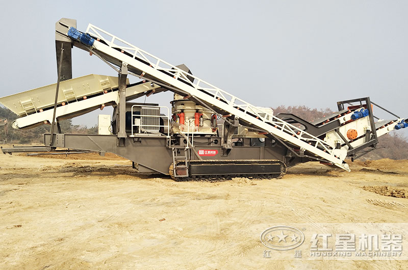 履帶移動(dòng)破碎一體機(jī)已經(jīng)到達(dá)現(xiàn)場(chǎng)，馬上投產(chǎn)