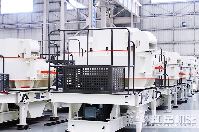 制砂生產(chǎn)線中制砂機生產(chǎn)車間