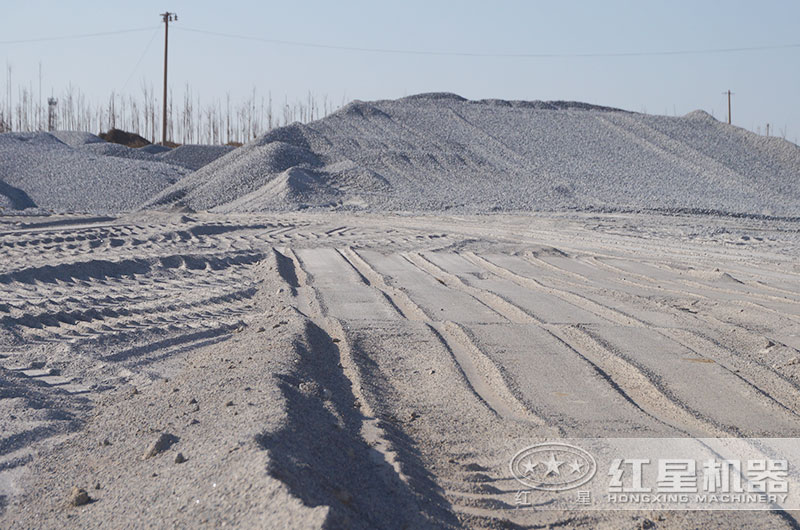 破碎石頭生產(chǎn)石子違法嗎，現(xiàn)在可以著手2022年石頭加工了嗎？