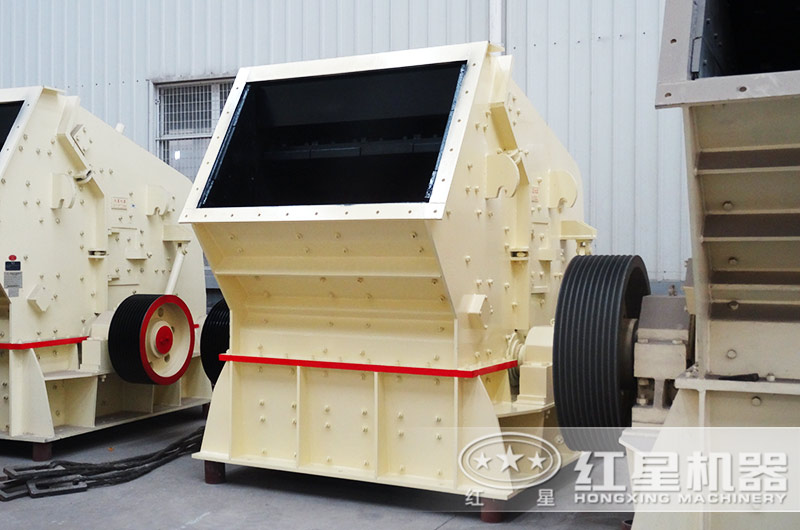 反擊破碎機(jī)型號(hào)有幾種？?jī)r(jià)格多少錢一臺(tái)？