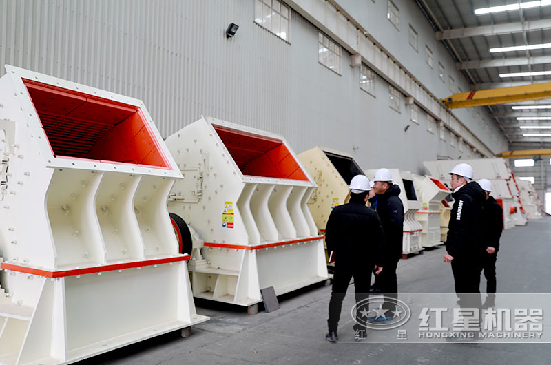 破碎鋼渣用哪種破碎機(jī)好？產(chǎn)量是多少？