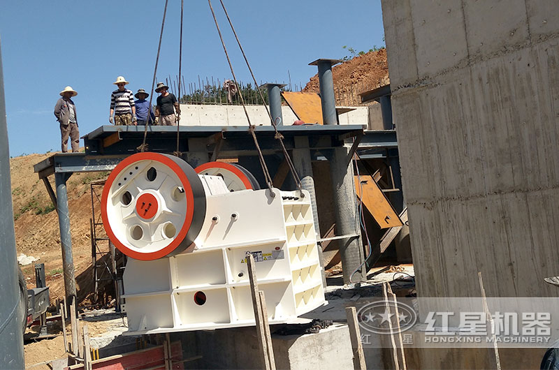 大型石場一般用什么破碎機(jī)？這里有現(xiàn)場視頻，有圖有真相