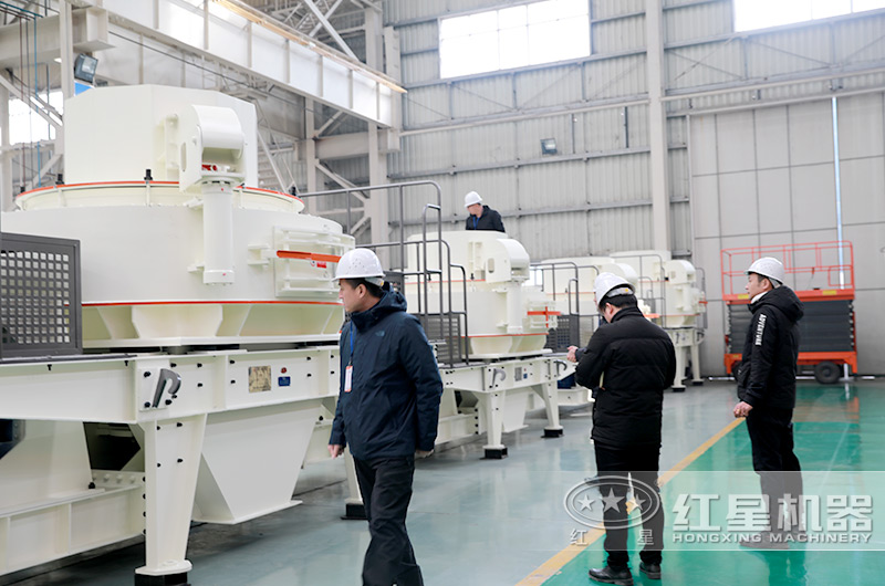 客戶來廠考察VSI制沙機(jī)