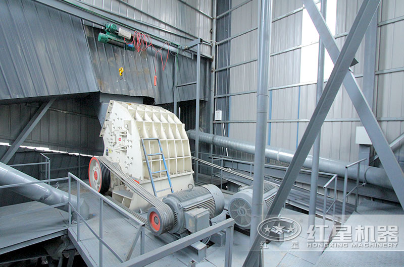 錘式破碎機能破碎生石灰嗎？有時產(chǎn)50噸的嗎？