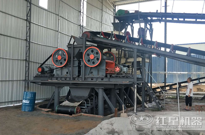 顎式碎裂設備的顎板有什么作用？宜采用哪種材料制作？