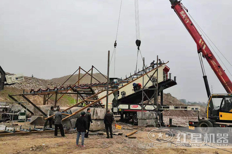 時產(chǎn)150T左右的河卵石移動式制砂機單價是多少？能不能分期付款？