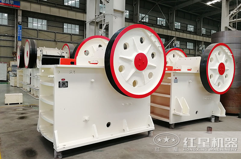 69鄂破碎機(jī)圖片及價(jià)格,69破碎機(jī)一天產(chǎn)量可達(dá)多少方？