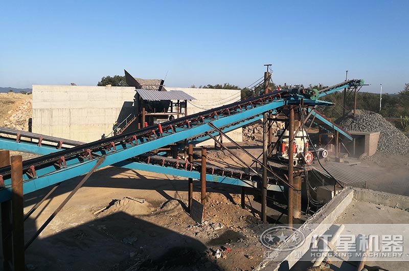 1立方玄武巖出多少噸碎石？哪種玄武巖碎石機(jī)粒型好產(chǎn)量高？